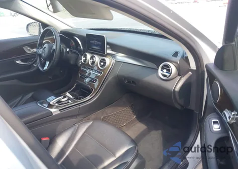 2015 Mercedes-Benz C 300 Luxury/Sport из США, поврежденный, VIN 55SWF4JB1FU087755